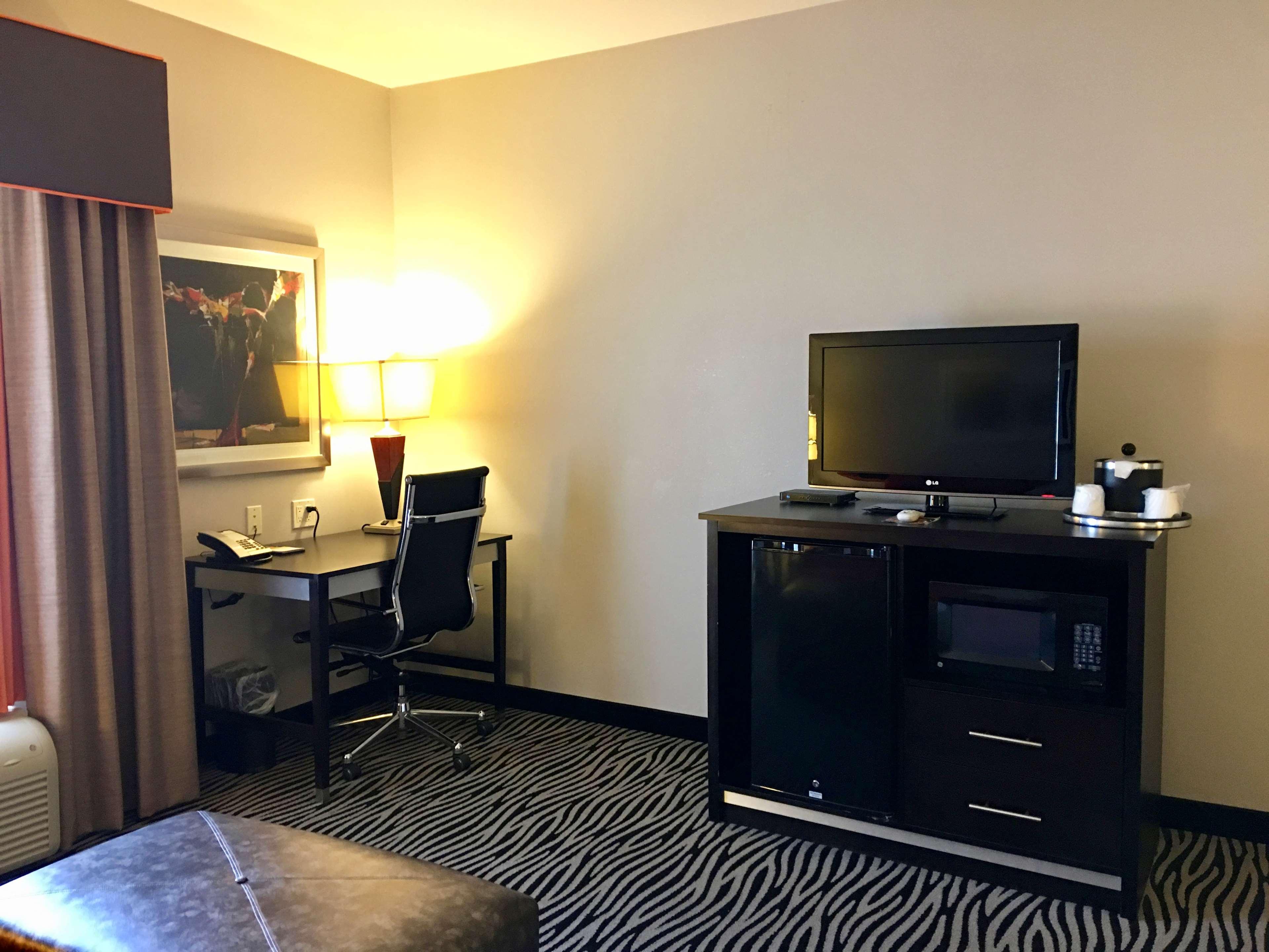 Hampton Inn And Suites Tulsa Central Ngoại thất bức ảnh