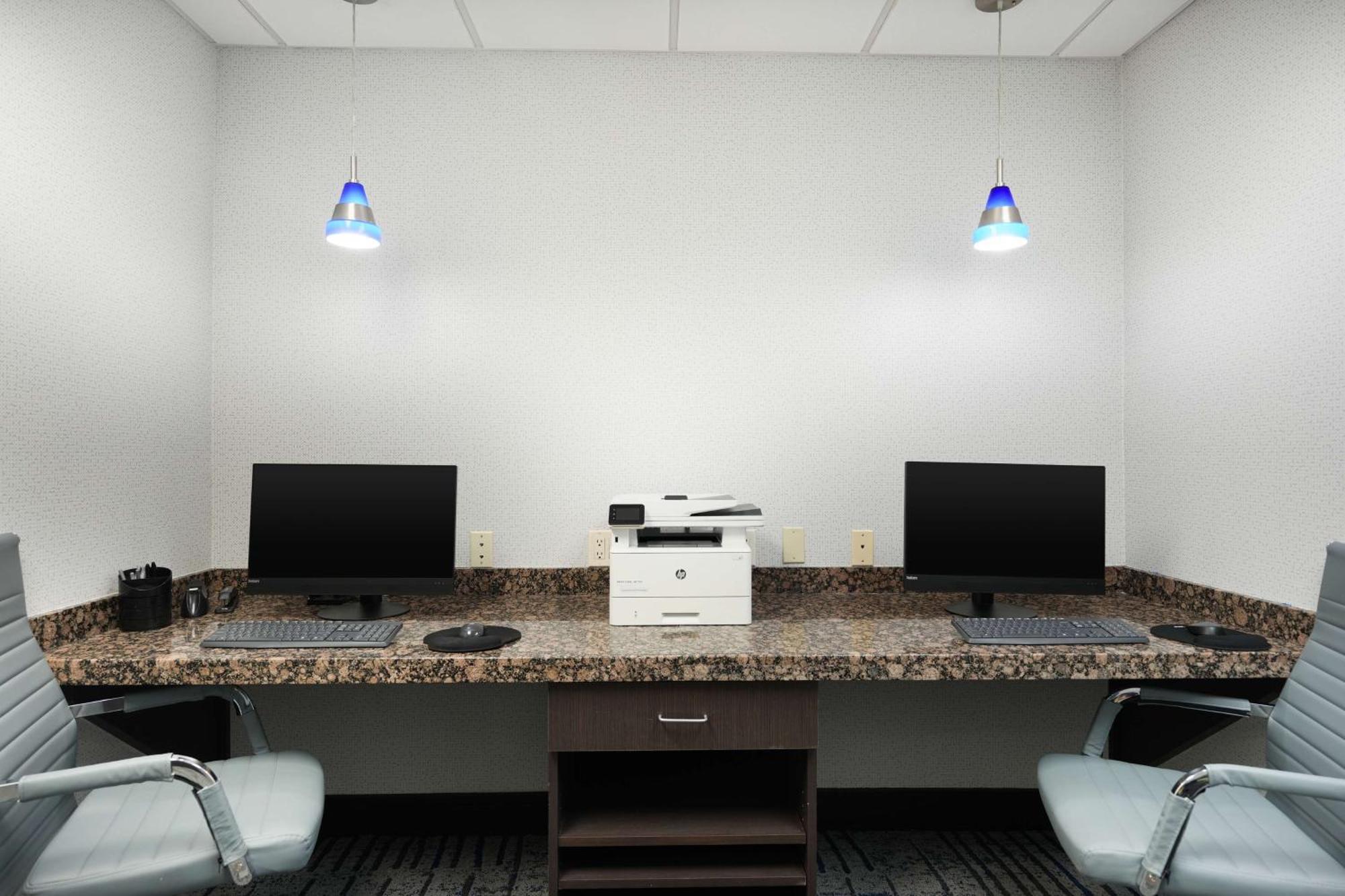Hampton Inn And Suites Tulsa Central Ngoại thất bức ảnh