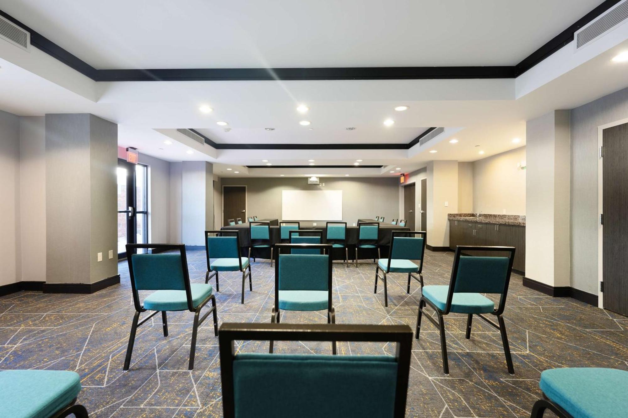Hampton Inn And Suites Tulsa Central Ngoại thất bức ảnh