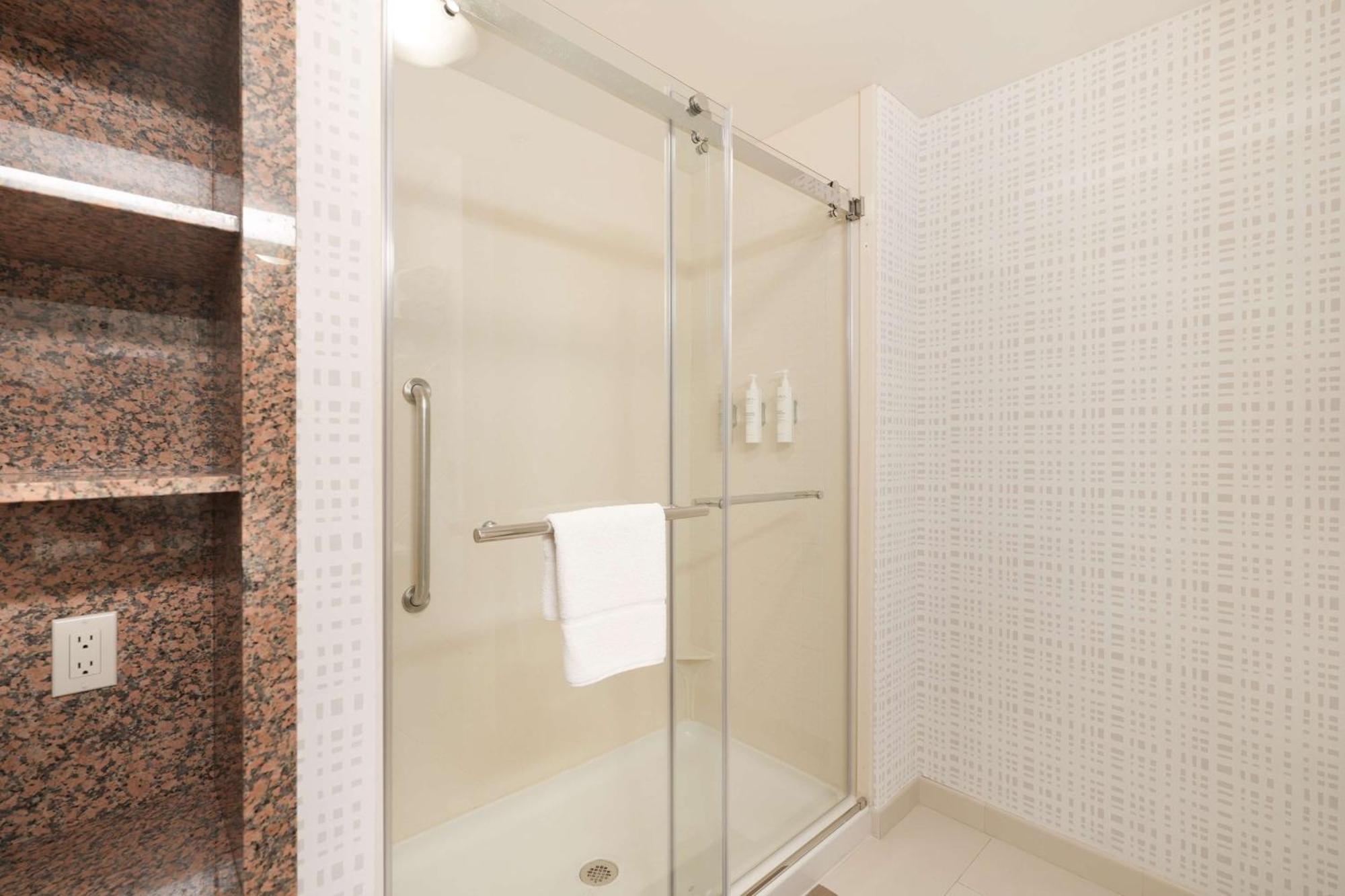 Hampton Inn And Suites Tulsa Central Ngoại thất bức ảnh