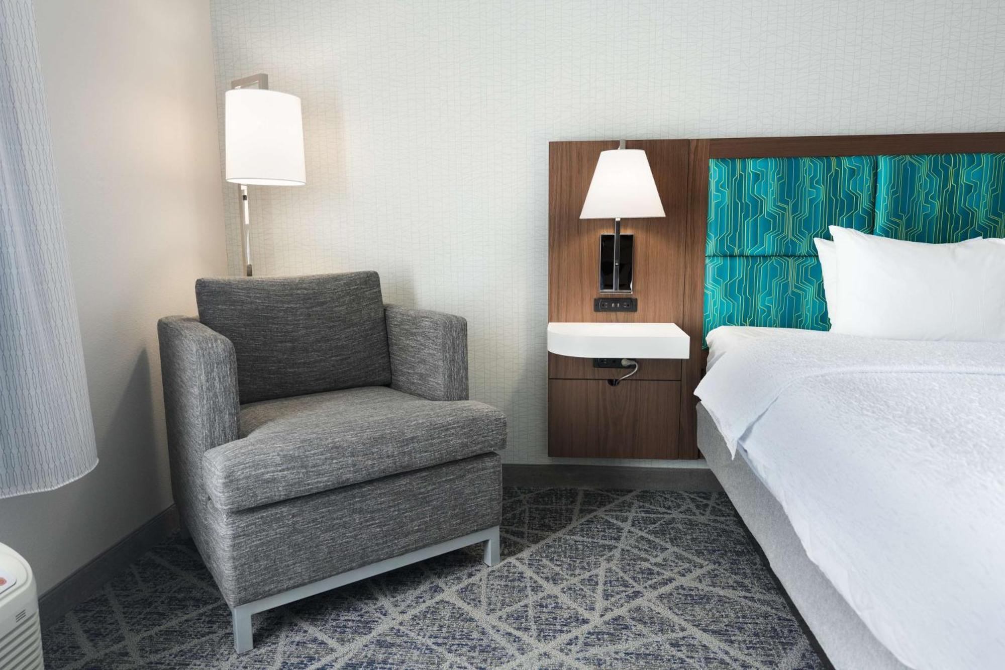 Hampton Inn And Suites Tulsa Central Ngoại thất bức ảnh