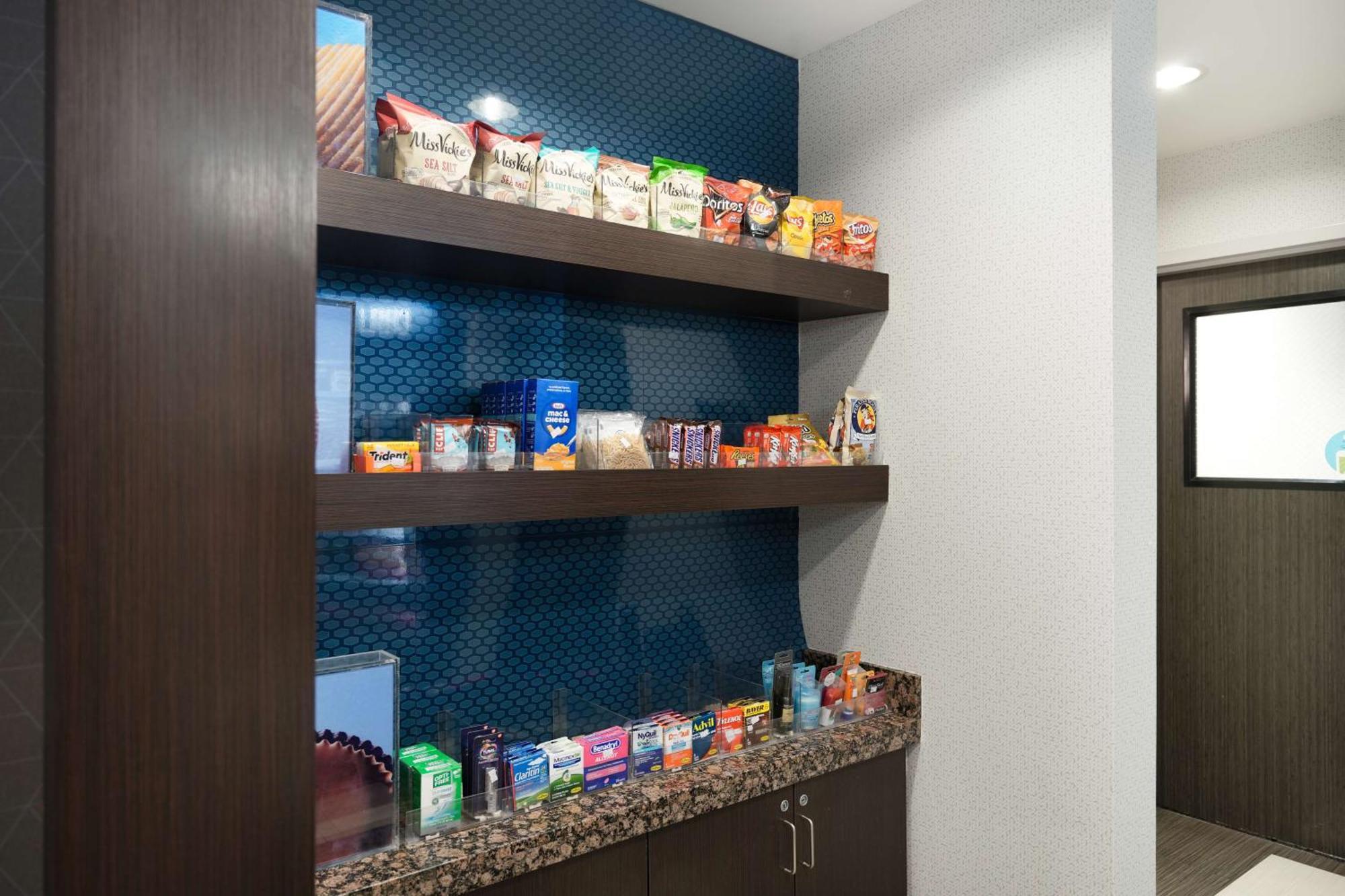 Hampton Inn And Suites Tulsa Central Ngoại thất bức ảnh