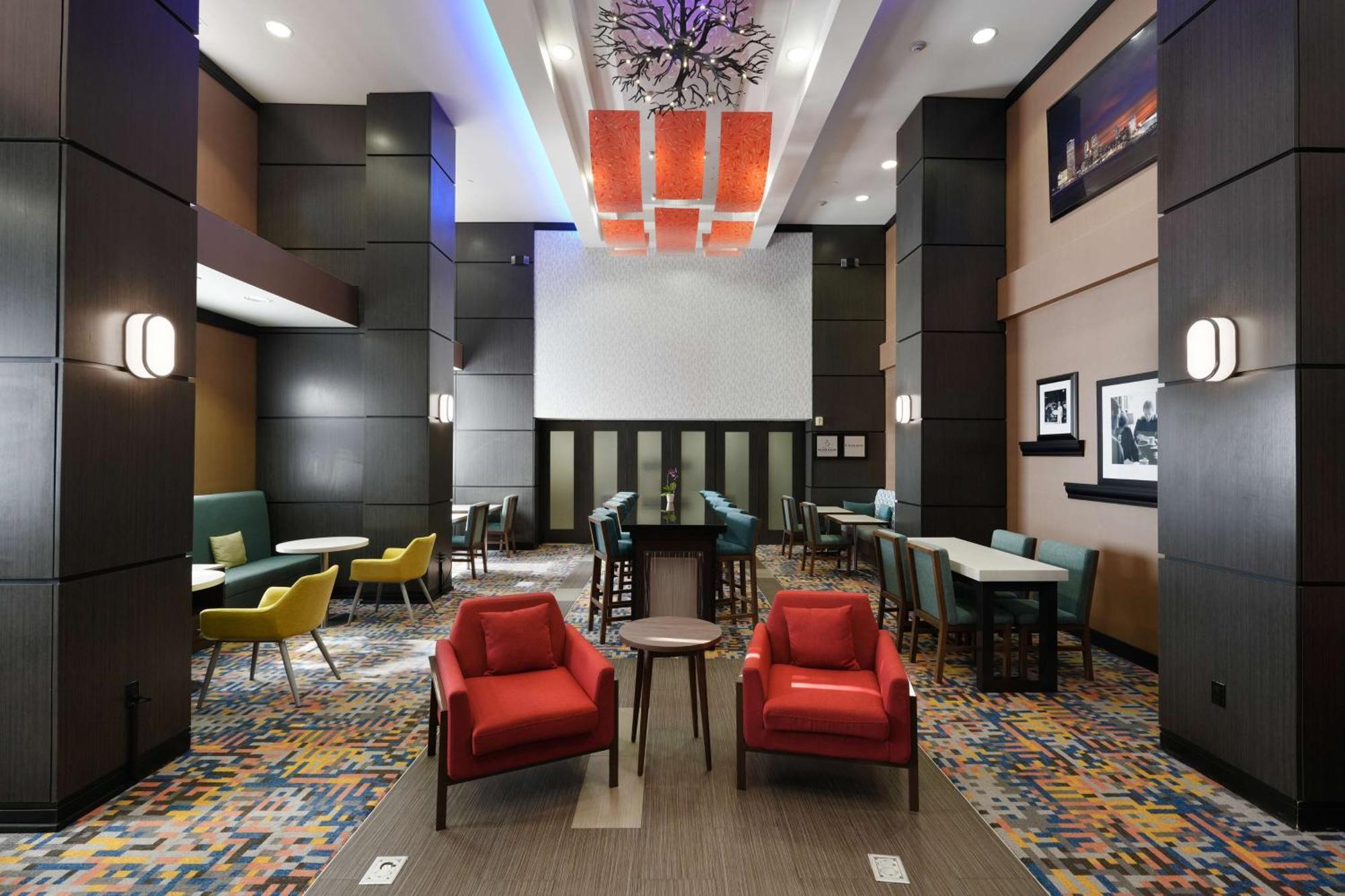 Hampton Inn And Suites Tulsa Central Ngoại thất bức ảnh
