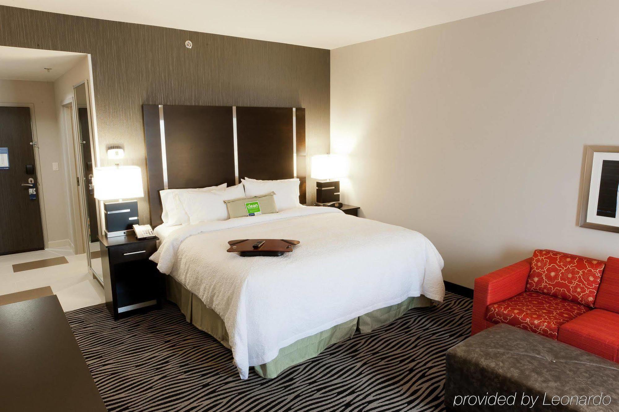 Hampton Inn And Suites Tulsa Central Ngoại thất bức ảnh